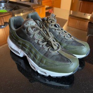 [ nike ] AIR MAX 95 in OLIVE LEATHER